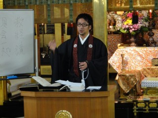 20121106(15)報恩講が勤まりました15