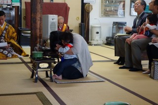 20130513(5)初めてのお寺参り～初参式～5